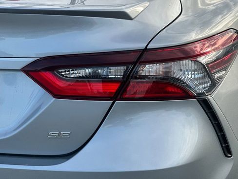 Used 2022 Toyota Camry SE image 25