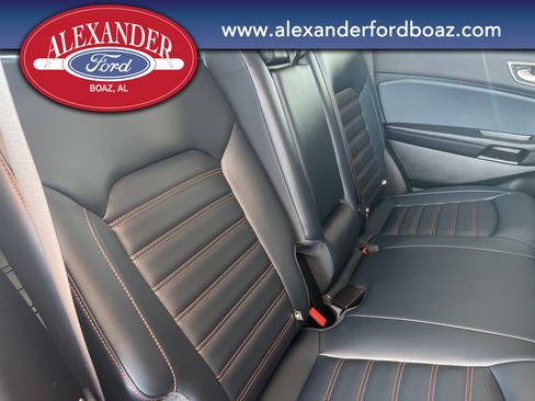 Used 2022 Ford Edge SEL w/ Sport Appearance Package AWD/4WD image 17