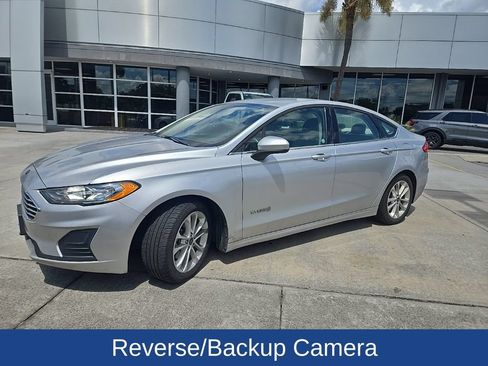 Used 2019 Ford Fusion SE FWD image 4