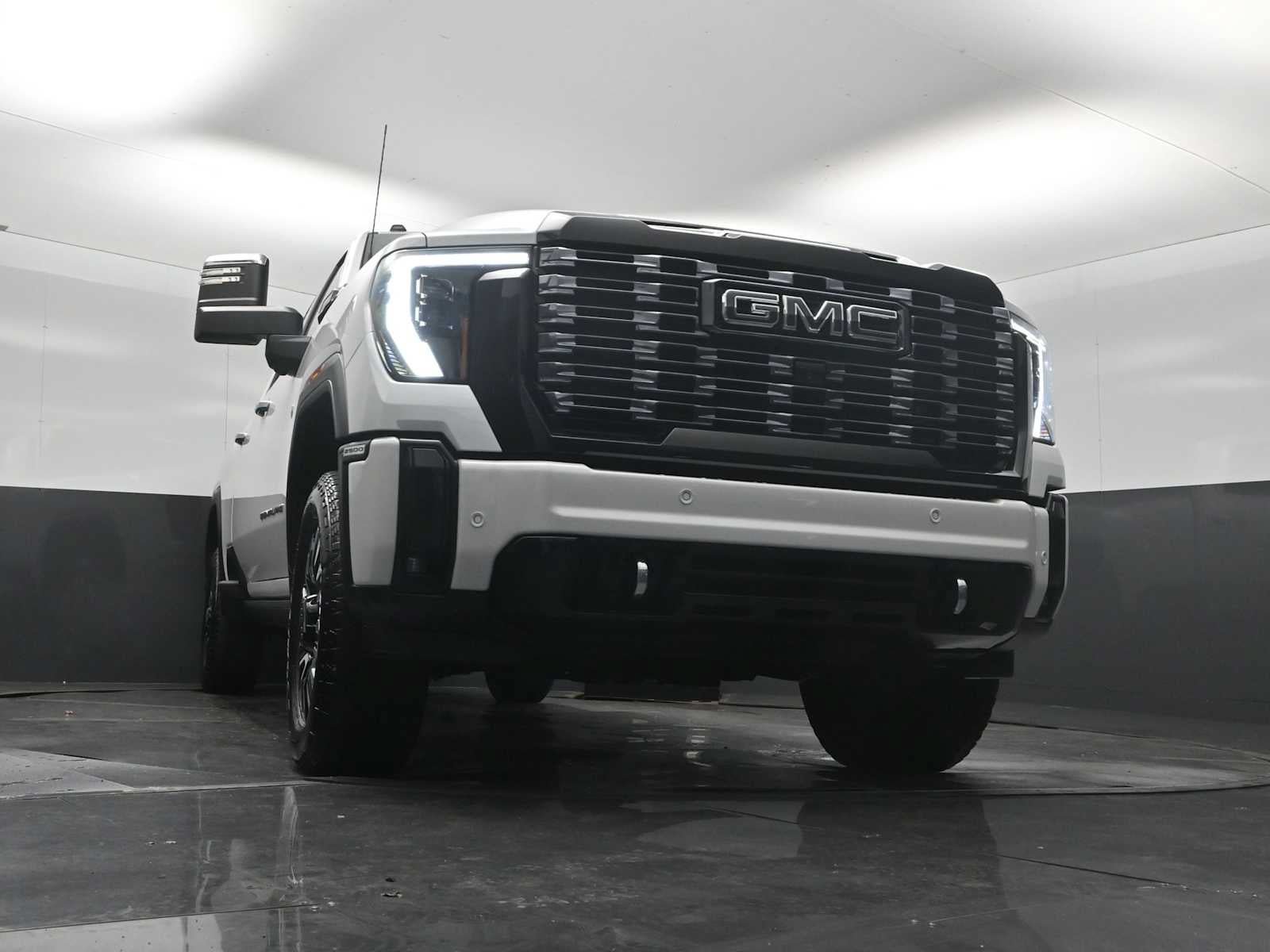Used 2025 GMC Sierra 2500 Denali Ultimate w/ Max Trailering Package AWD/4WD image 19