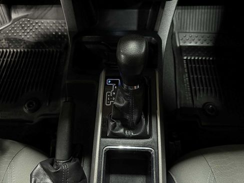 Used 2019 Toyota Tacoma SR5 AWD/4WD image 31