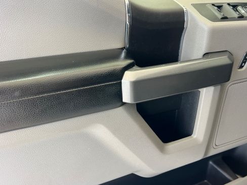 Used 2018 Ford F150 XLT RWD image 12