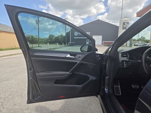 Used 2020 Volkswagen GTI SE FWD image 4