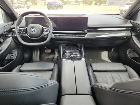 Used 2024 BMW 530i RWD image 11