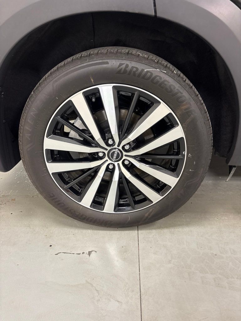 Used 2025 Nissan Pathfinder Platinum w/ Cargo Package FWD image 34