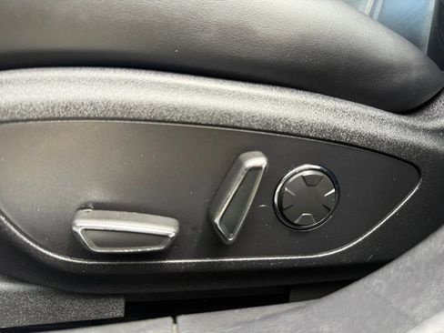 Used 2019 Lincoln MKZ Reserve w/ Reserve Plus Package FWD image 18