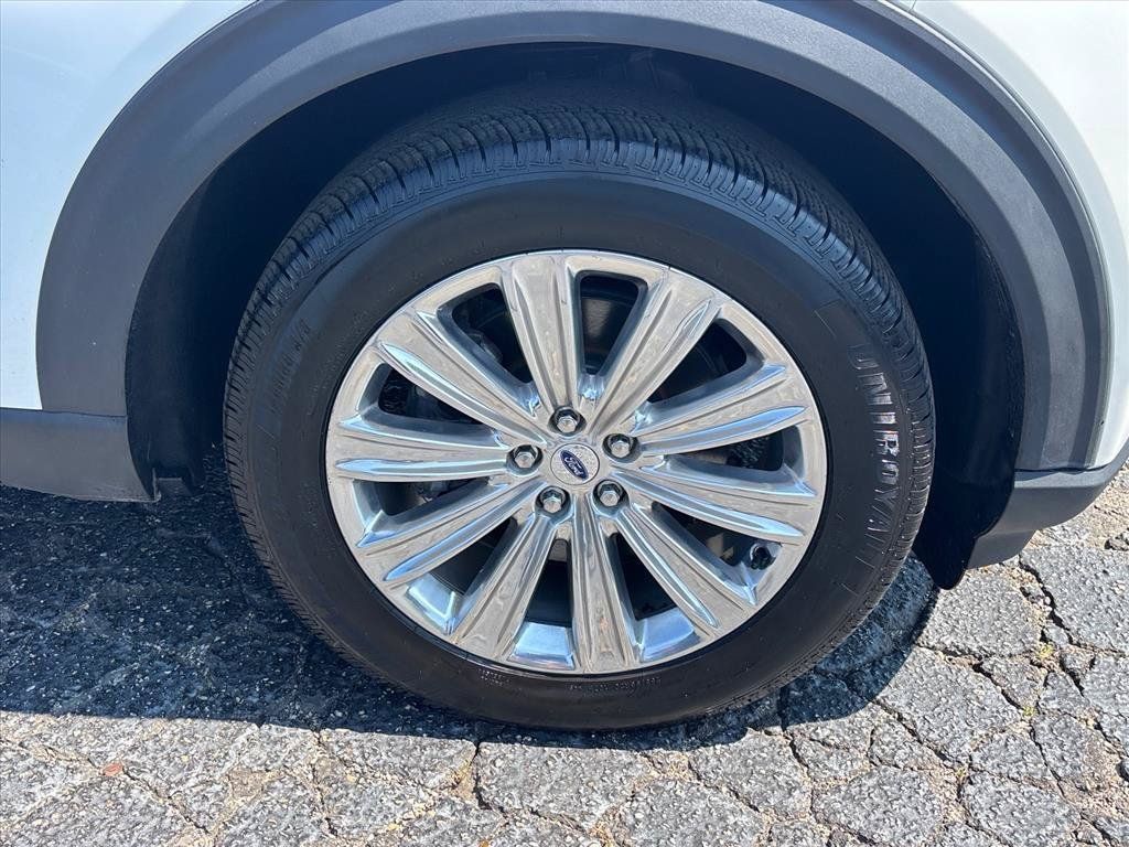 Certified 2023 Ford Explorer Limited AWD/4WD image 10