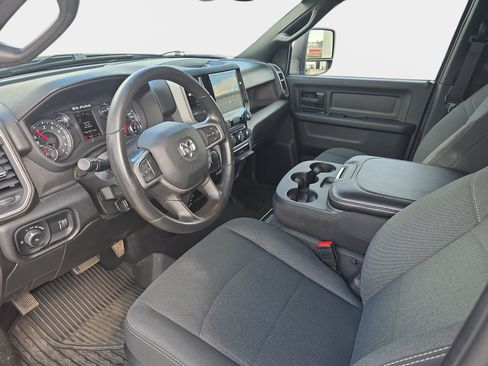 Used 2024 RAM 2500 Tradesman w/ Chrome Appearance Group AWD/4WD image 13