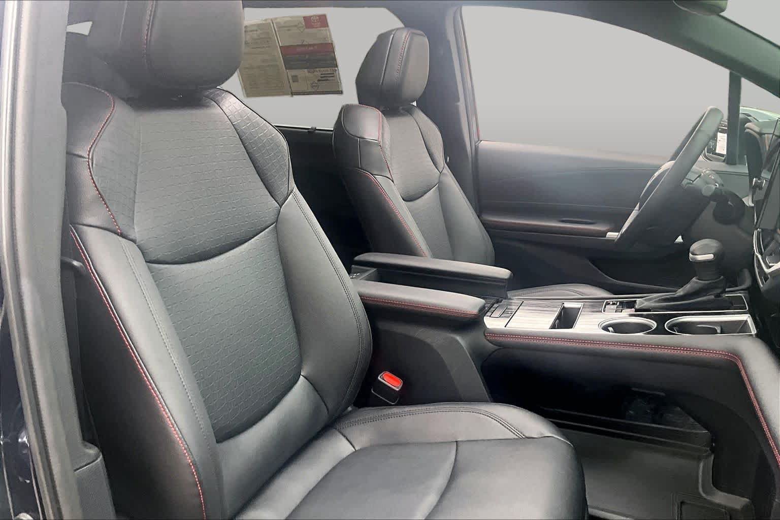 Used 2025 Toyota Sienna XSE w/ XSE Plus Package AWD/4WD image 9