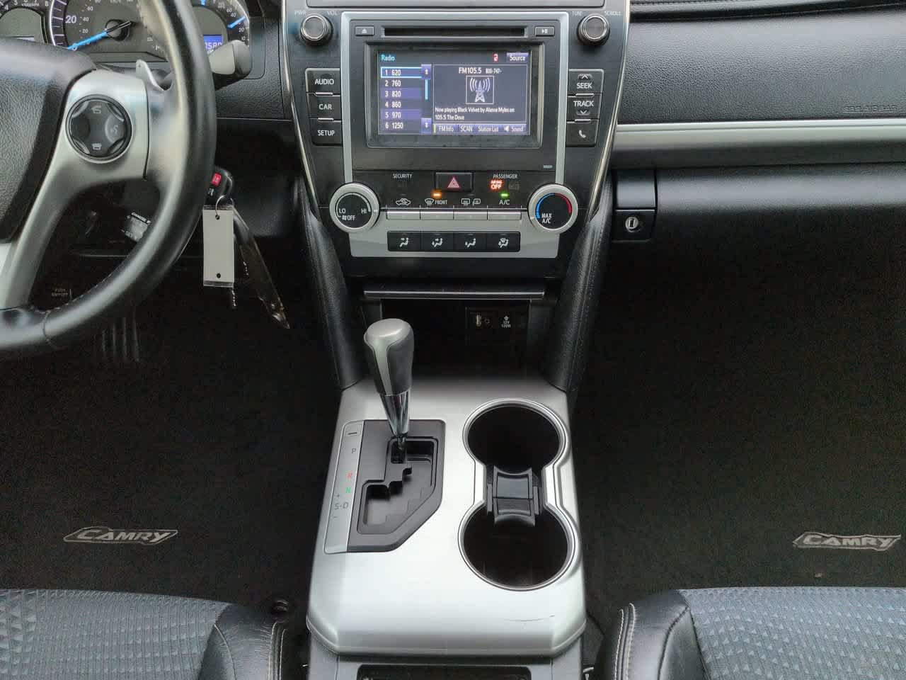 Used 2014 Toyota Camry SE FWD image 18