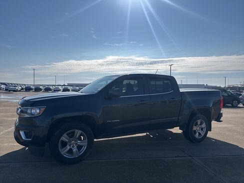 Used 2018 Chevrolet Colorado LT w/ LT Convenience Package image 8