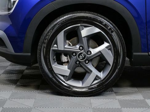 Used 2023 Hyundai Venue Limited w/ Cargo Package image 33