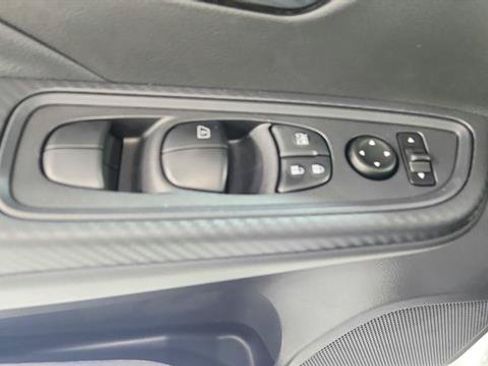 Certified 2025 Nissan Versa SV w/ Trunk Package FWD image 17
