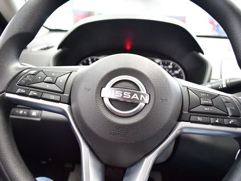 Used 2025 Nissan Altima 2.5 SV FWD image 18