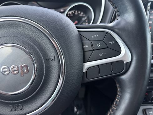 Used 2019 Jeep Compass Limited FWD image 19
