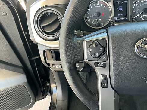 Used 2017 Toyota Tacoma SR5 w/ Tow Package RWD image 19