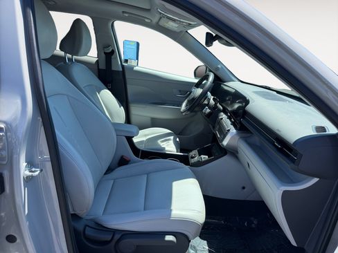 Used 2024 Hyundai Kona Limited FWD image 19