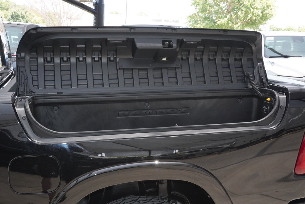Used 2025 RAM 1500 Limited w/ Bed Utility Group AWD/4WD image 17