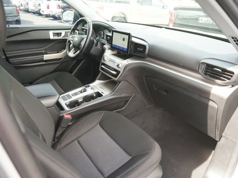 Used 2022 Ford Explorer XLT RWD image 19