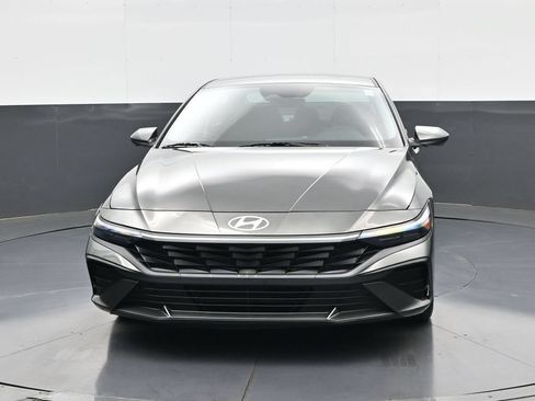 Certified 2024 Hyundai Elantra SEL FWD image 3