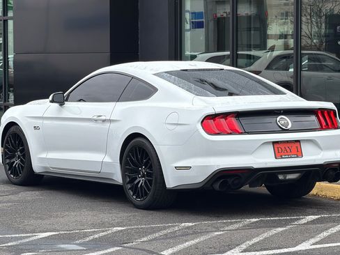 Used 2019 Ford Mustang GT Premium w/ GT Performance Package RWD image 7