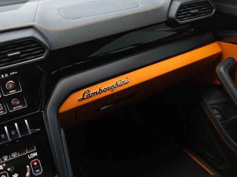 Used 2024 Lamborghini Urus S AWD/4WD image 28