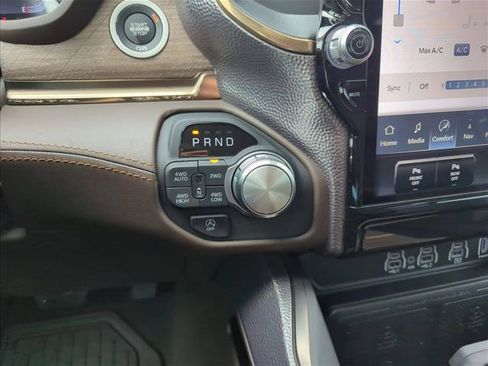 Used 2025 RAM 1500 Limited AWD/4WD image 5