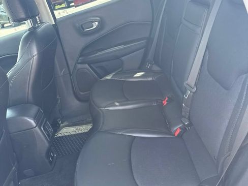 Used 2019 Jeep Compass Latitude AWD/4WD image 10