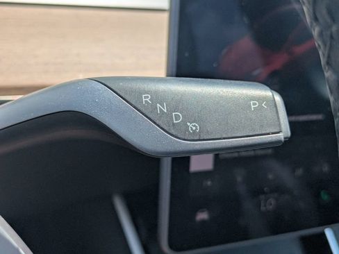 Used 2021 Tesla Model Y Long Range AWD/4WD image 29
