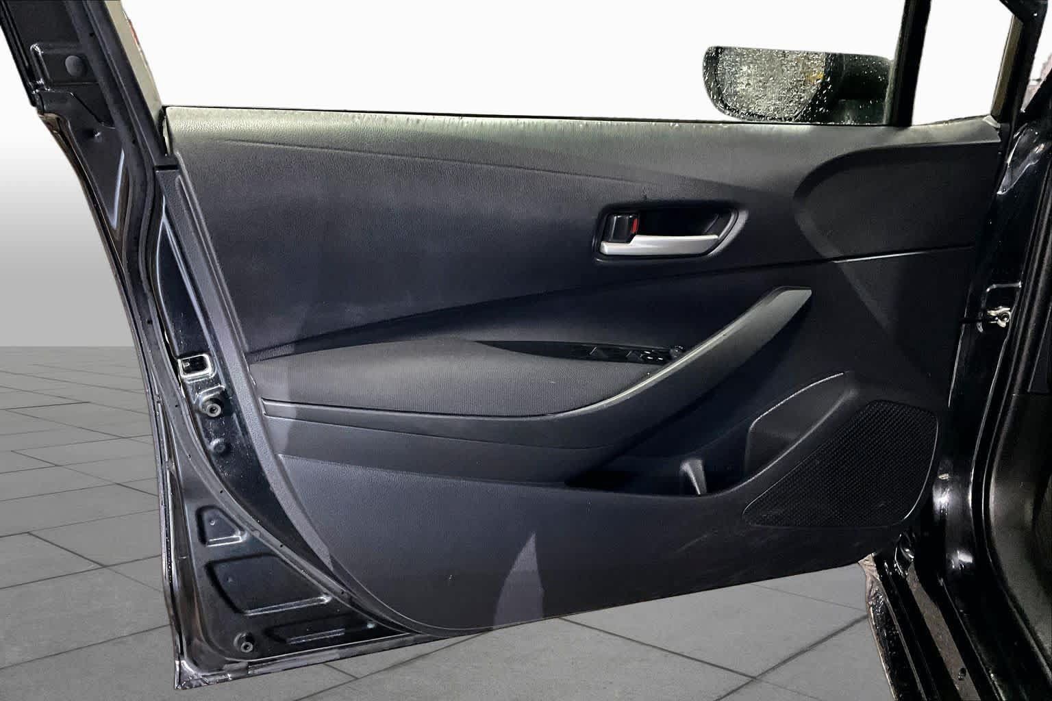 Used 2021 Toyota Corolla LE w/ Carpet Mat Package (TMS) FWD image 20