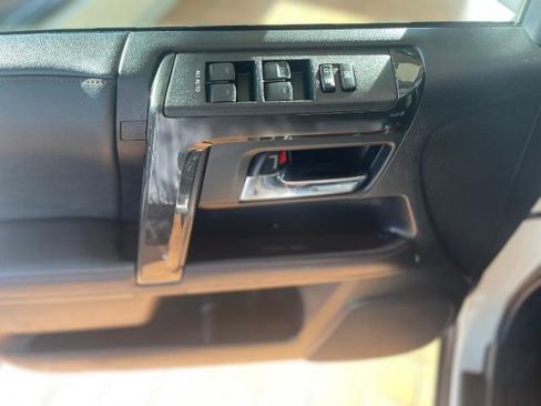 Used 2021 Toyota 4Runner Venture image 12