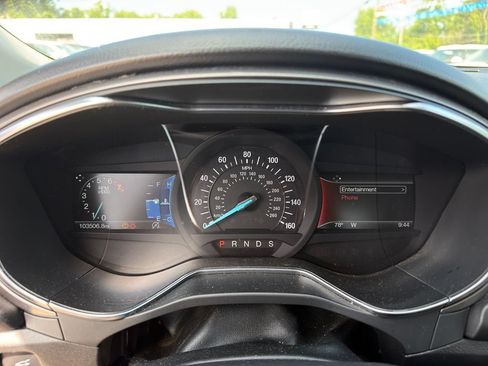 Used 2017 Ford Fusion SE w/ Fusion SE Technology Package FWD image 11
