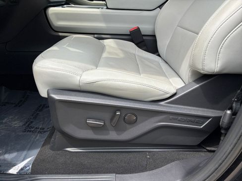 Used 2025 Ford Expedition Max Platinum w/ Driver's Package AWD/4WD image 12
