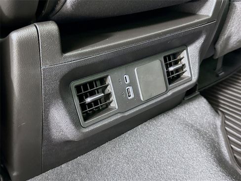 Used 2025 Chevrolet Silverado 1500 Custom image 23