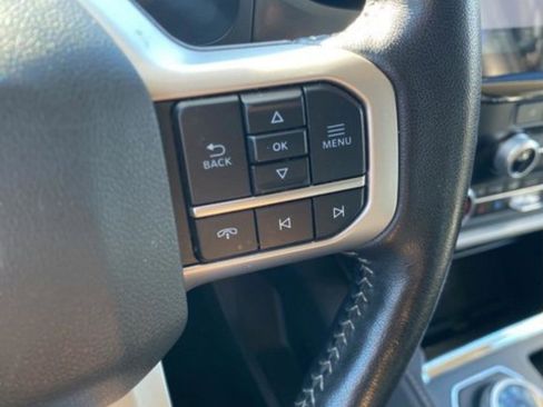 Used 2024 Ford Expedition Max XLT image 14