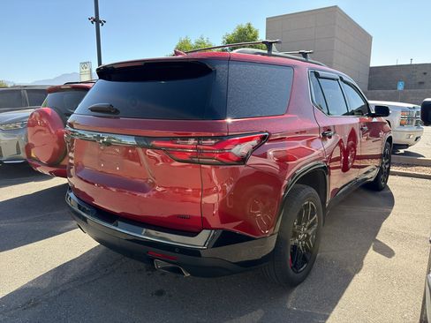 Used 2022 Chevrolet Traverse Premier w/ Redline Edition AWD/4WD image 3