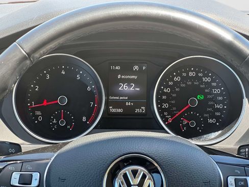 Used 2018 Volkswagen Tiguan SE w/ Panoramic Sunroof Package FWD image 25