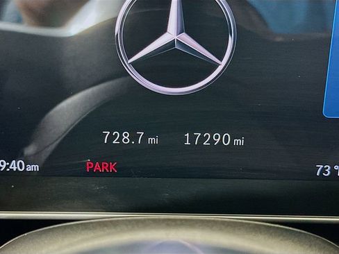 Used 2025 Mercedes-Benz GLC 300 4MATIC image 12