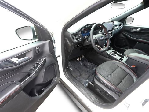 Used 2023 Ford Escape ST-Line Select w/ Tech Pack #2 image 11