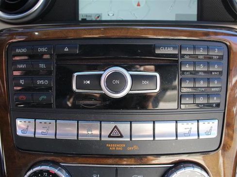 Used 2015 Mercedes-Benz SLK 250 w/ Premium Package image 27