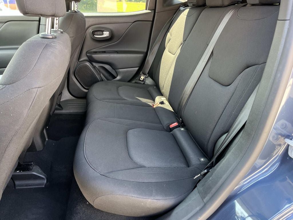 Used 2023 Jeep Renegade Latitude AWD/4WD image 21