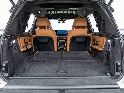 Certified 2024 BMW X7 xDrive40i w/ M Sport Package image 10