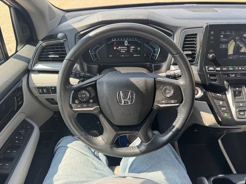 Used 2023 Honda Odyssey Touring image 23