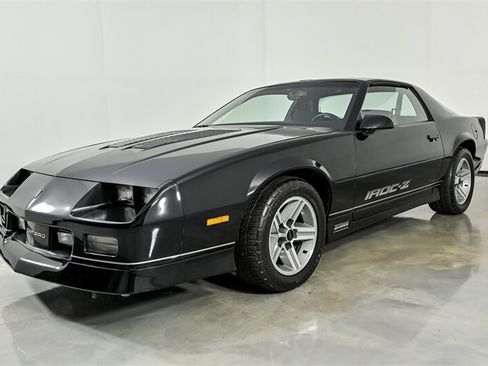 Used 1987 Chevrolet Camaro Z28 RWD image 5