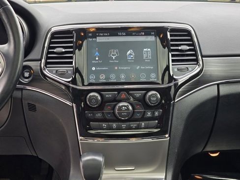 Used 2022 Jeep Grand Cherokee Limited w/ Trailer Tow Group IV image 25