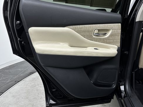 Used 2021 Nissan Murano SV image 25