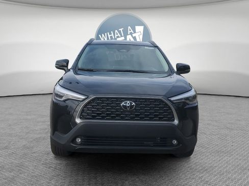 Used 2025 Toyota Corolla Cross XLE AWD/4WD image 9