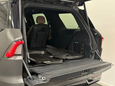 New 2025 Lincoln Navigator Black Label AWD/4WD image 9
