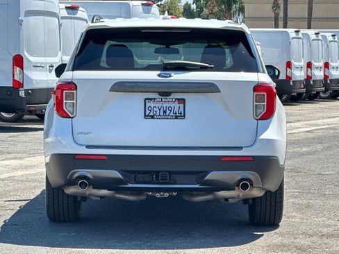 Certified 2023 Ford Explorer XLT w/ Equipment Group 202A RWD image 4