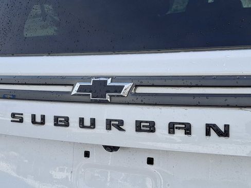 Used 2022 Chevrolet Suburban RST w/ Luxury Package image 29